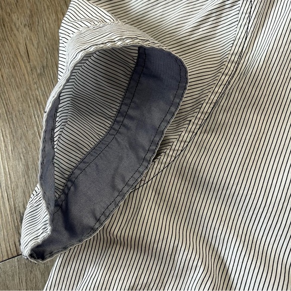 Men's Striped Casual Button Down Shirt - Picture 6 of 7